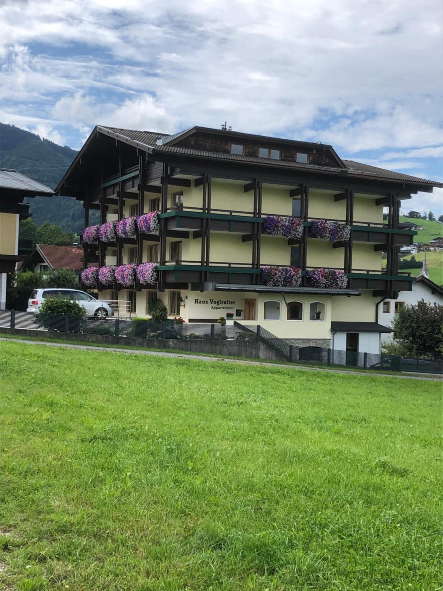 Haus Voglreiter - Inkl Sommerkarte, Zentrale Und Ruhige Lage, Garten Mit Spielplatz Капрун Екстер'єр фото