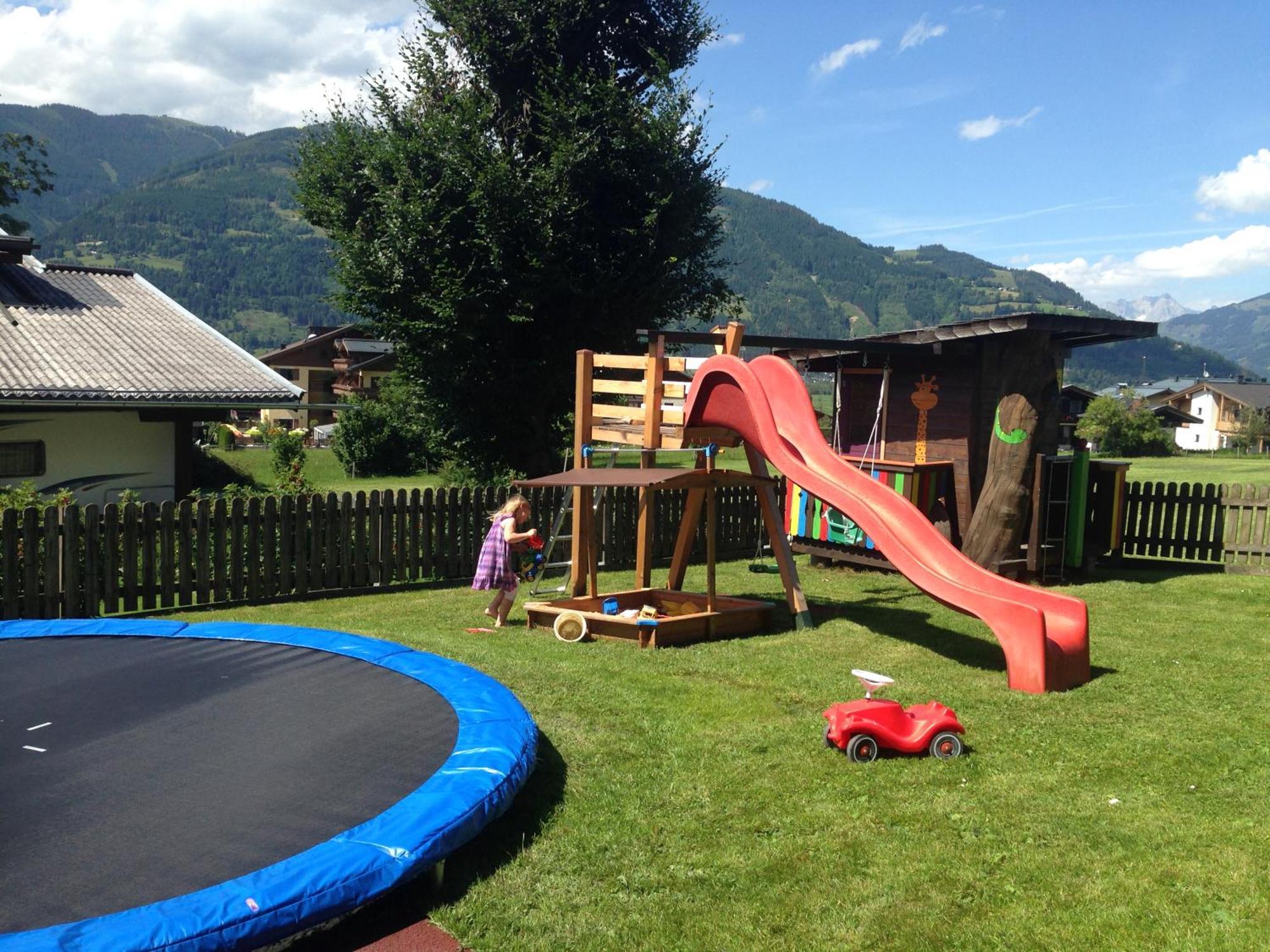 Haus Voglreiter - Inkl Sommerkarte, Zentrale Und Ruhige Lage, Garten Mit Spielplatz Капрун Екстер'єр фото